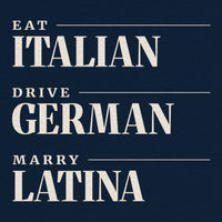 REVØRA Eat Italian Drive German Marry Latina Oversized T-Shirt – Oversized Shirt in French Navy, Rückenprint aus der Nähe