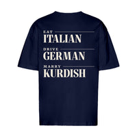 REVØRA Eat Italian Drive German Marry Kurdish Oversized T-Shirt – Oversized Shirt in French Navy, Rückansicht