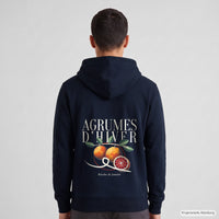 REVØRA Agrumes d'Hiver – Zip-Hoodie in French Navy, getragen, Rückansicht