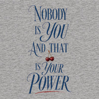 REVØRA Nobody Is You – Oversized Shirt in Heather Grey, Rückenprint aus der Nähe