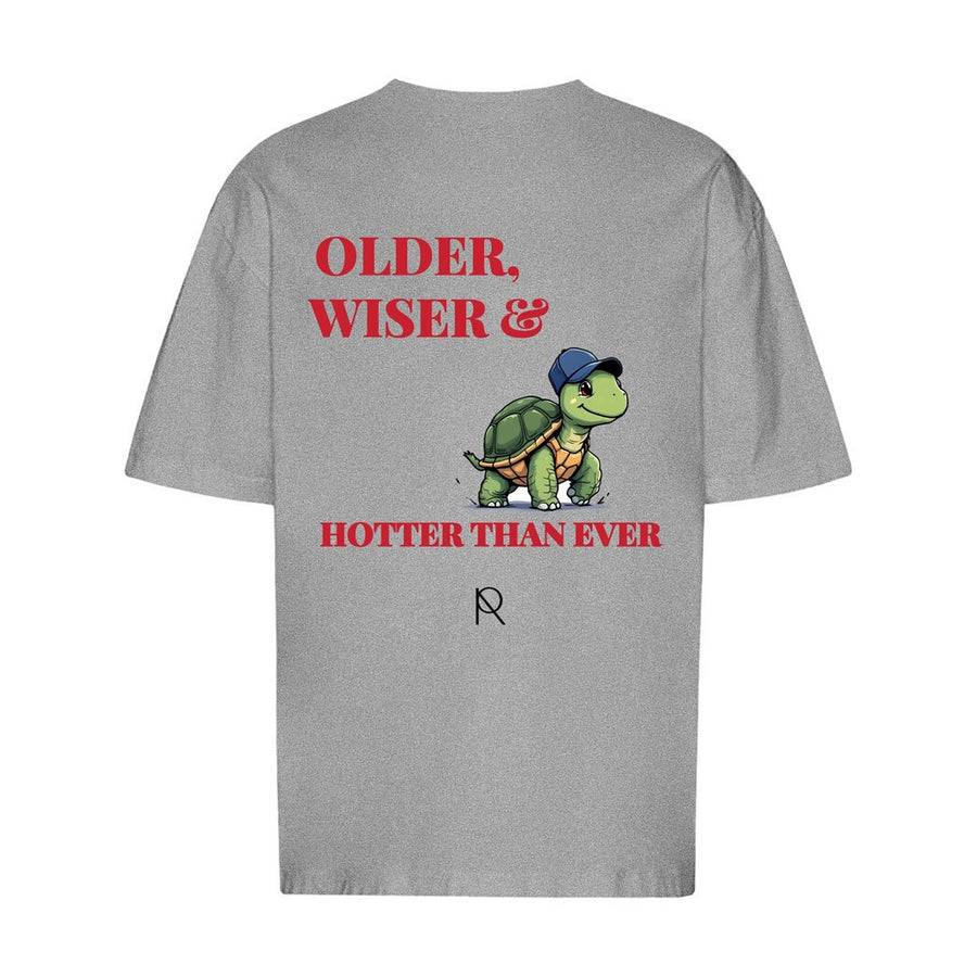 REVØRA Older, Wiser & Hotter Than Ever Oversized T-Shirt – Oversized Shirt in Heather Grey, Rückansicht
