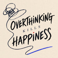 REVØRA Overthinking Kills Happiness – Oversized Shirt in Natural Raw, Rückenprint aus der Nähe