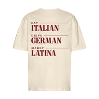 REVØRA Eat Italian Drive German Marry Latina Oversized T-Shirt – Oversized Shirt in Natural Raw, Rückansicht
