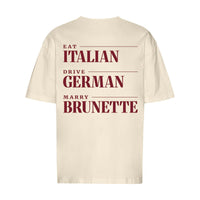 REVØRA Eat Italian Drive German Marry Brunette Oversized T-Shirt – Oversized Shirt in Natural Raw, Rückansicht