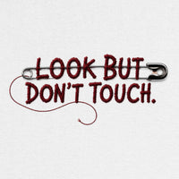REVØRA Look But Don't Touch – Oversized Shirt in White, Rückenprint aus der Nähe