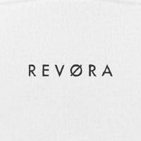 REVØRA – Fleecejacke in White, Rückansicht, KI-generierte Abbildung – Fleecejacke in White, Rückenprint aus der Nähe, KI-generierte Abbildung