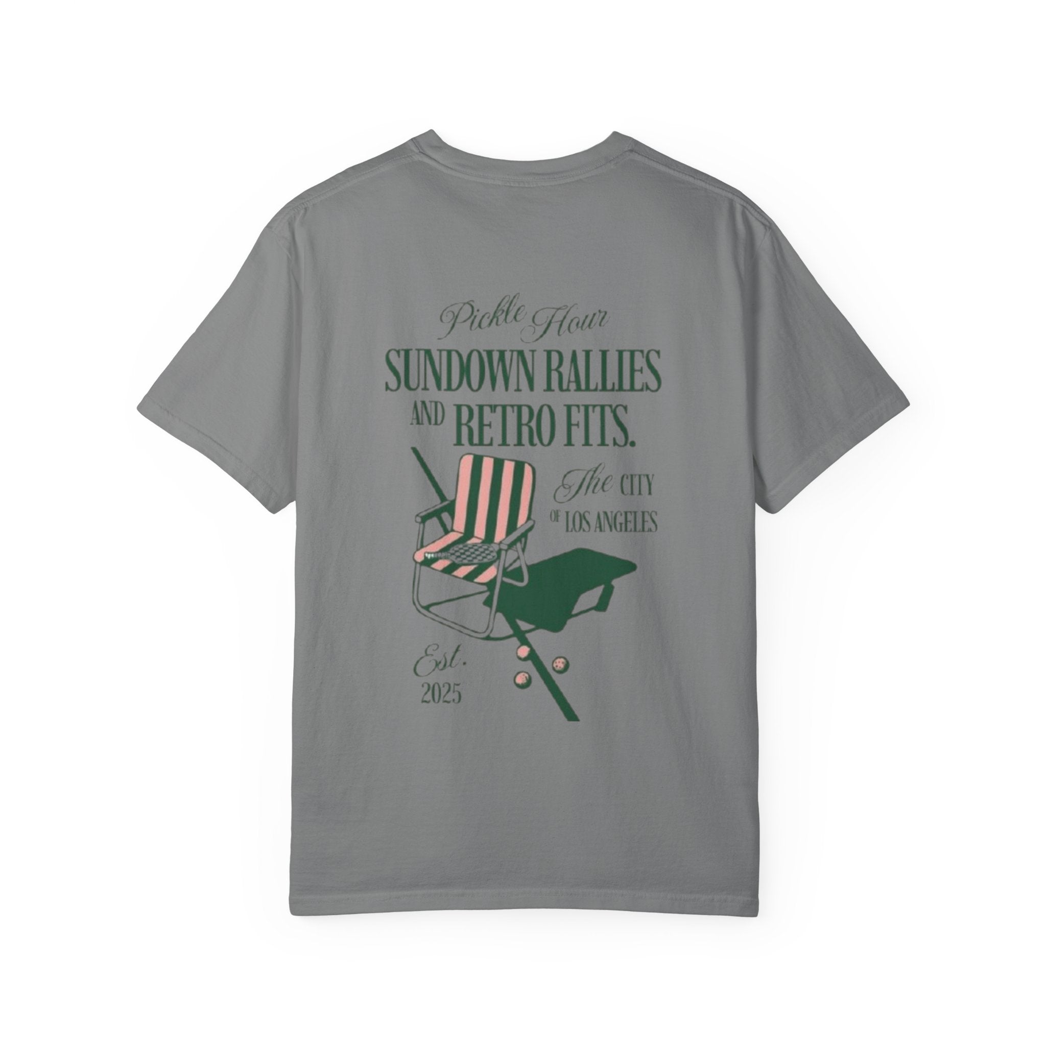 Rückansicht: Oversized T-Shirt mit großflächigem Print „Sundown Rallies“ von REVØRA