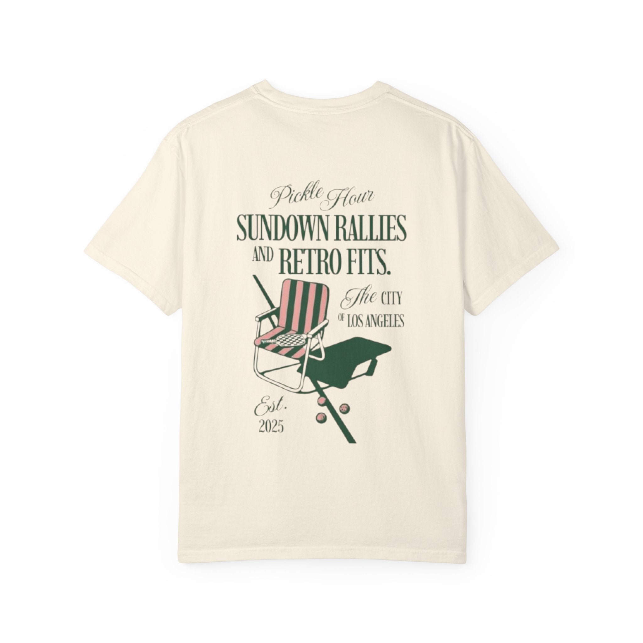 Rückansicht: Oversized T-Shirt mit großflächigem Print „Sundown Rallies“ von REVØRA