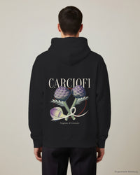 REVØRA Carciofi – Hoodie in Black, getragen, Rückenprint, KI-generierte Abbildung
