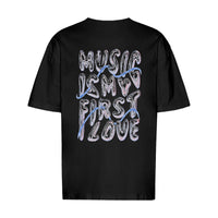 REVØRA Music Is My First Love – Oversized Shirt in Black, Rückansicht