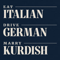 REVØRA Eat Italian Drive German Marry Kurdish Oversized T-Shirt – Oversized Shirt in French Navy, Rückenprint aus der Nähe