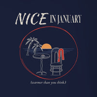 REVØRA Nice In January – Longsleeve in French Navy, Rückenprint aus der Nähe, KI-generierte Abbildung