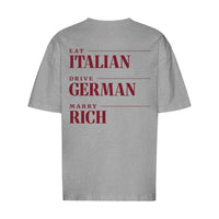 REVØRA Eat Italian Drive German Marry Rich Oversized T-Shirt – Oversized Shirt in Heather Grey, Rückansicht
