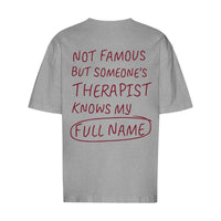 REVØRA Not Famous But Someone's Therapist Oversized T-Shirt – Oversized Shirt in Heather Grey, Rückansicht