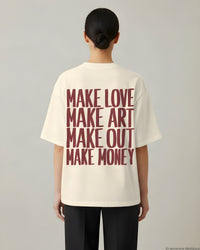 REVØRA Make Love Make Art Oversized T-Shirt – Oversized Shirt in Natural Raw, getragen, Rückenprint, KI-generierte Abbildung