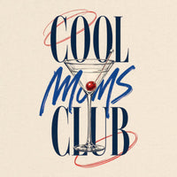 REVØRA Cool Moms Club – Oversized Shirt in Natural Raw, Rückenprint aus der Nähe