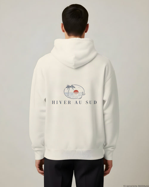 REVØRA Hiver au Sud – Zip-Hoodie in Off White, getragen, Rückenprint, KI-generierte Abbildung