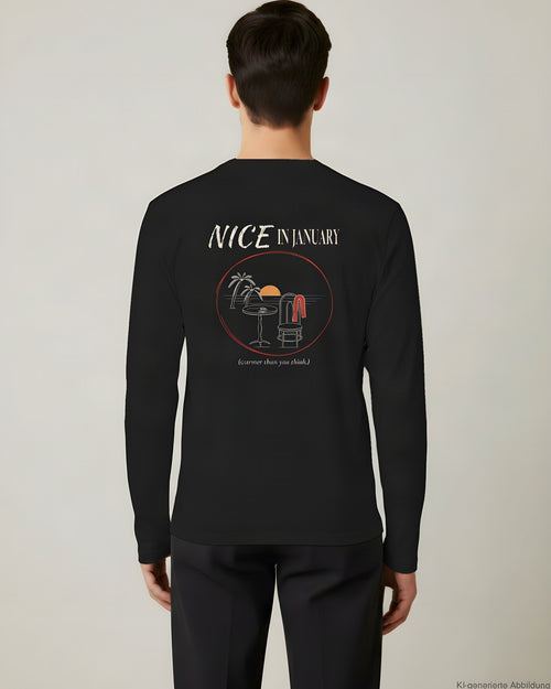 REVØRA Nice In January – Longsleeve in Black, getragen, Rückenprint, KI-generierte Abbildung