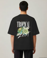 REVØRA Tropical Zest Limetten – Oversized Shirt in Black, getragen, Rückenprint, KI-generierte Abbildung