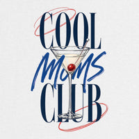 REVØRA Cool Moms Club – Oversized Shirt in White, Rückenprint aus der Nähe