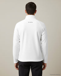 REVØRA – Fleecejacke in White, Rückansicht, KI-generierte Abbildung – Fleecejacke in White, getragen, Rückenprint, KI-generierte Abbildung